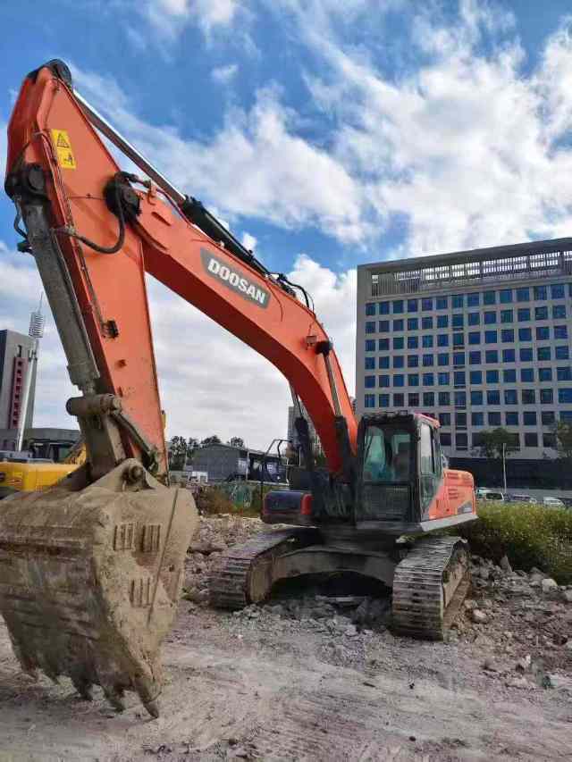 Buy Doosan DX380LC-9C Used Excavator / 9