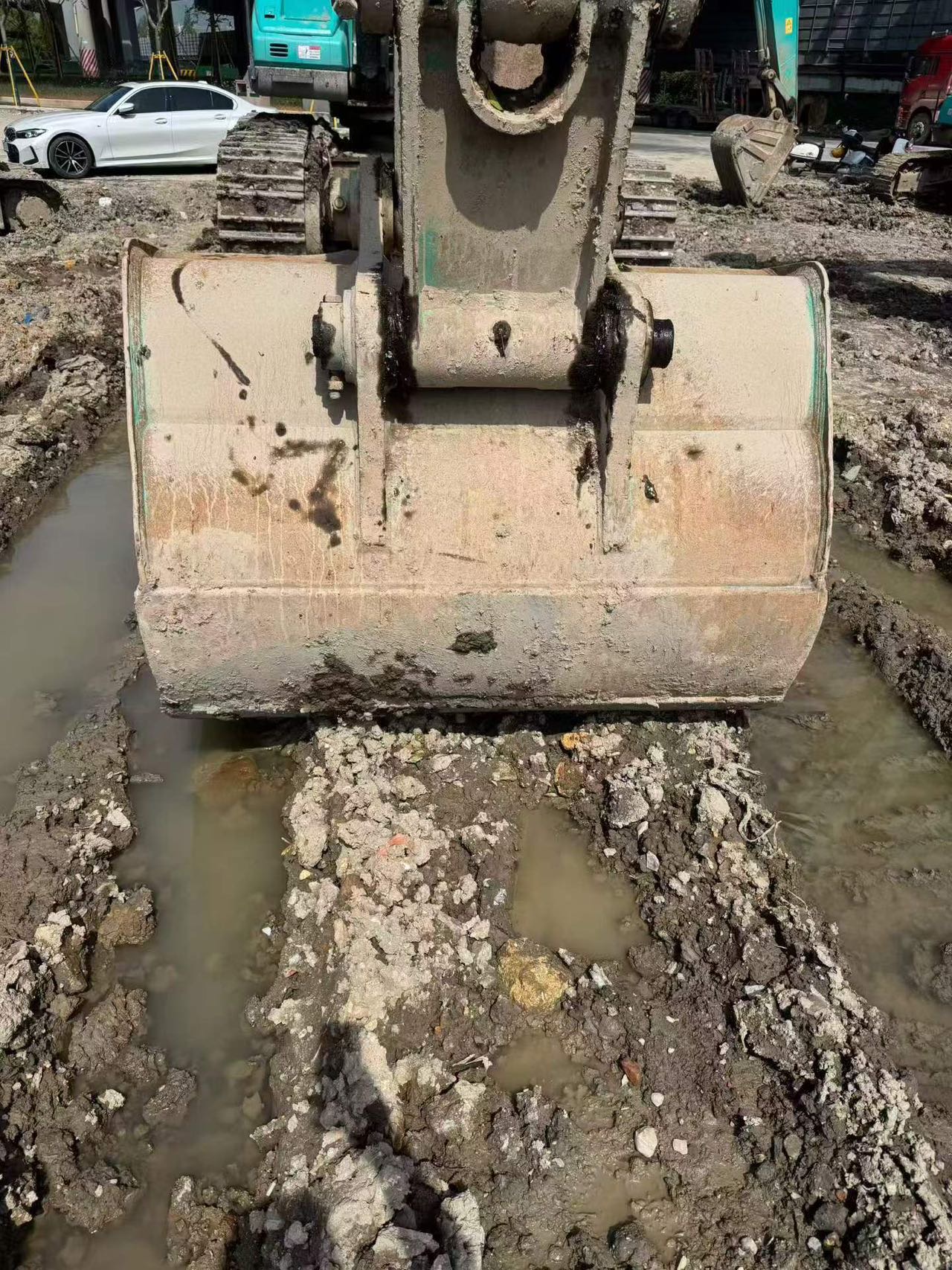 Buy Kobelco SK500LC-10 Used Excavator / 17