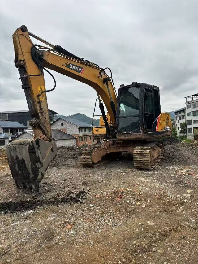Buy Sany C135-10 Used Excavator / 8