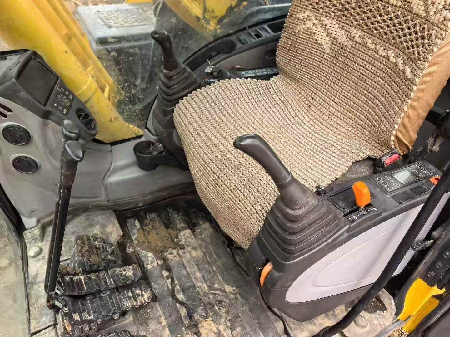 Buy Sumitomo SH260LC-6 Used Excavator / 8