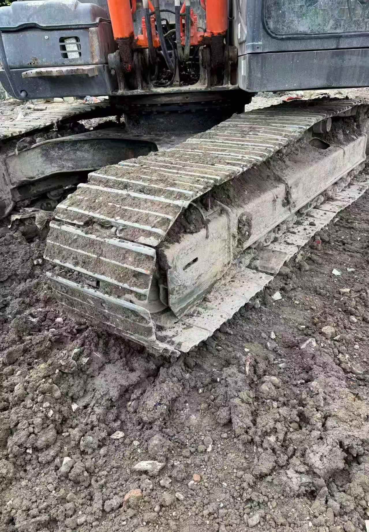 Buy Hitachi EX200-3 Used Excavator / 2