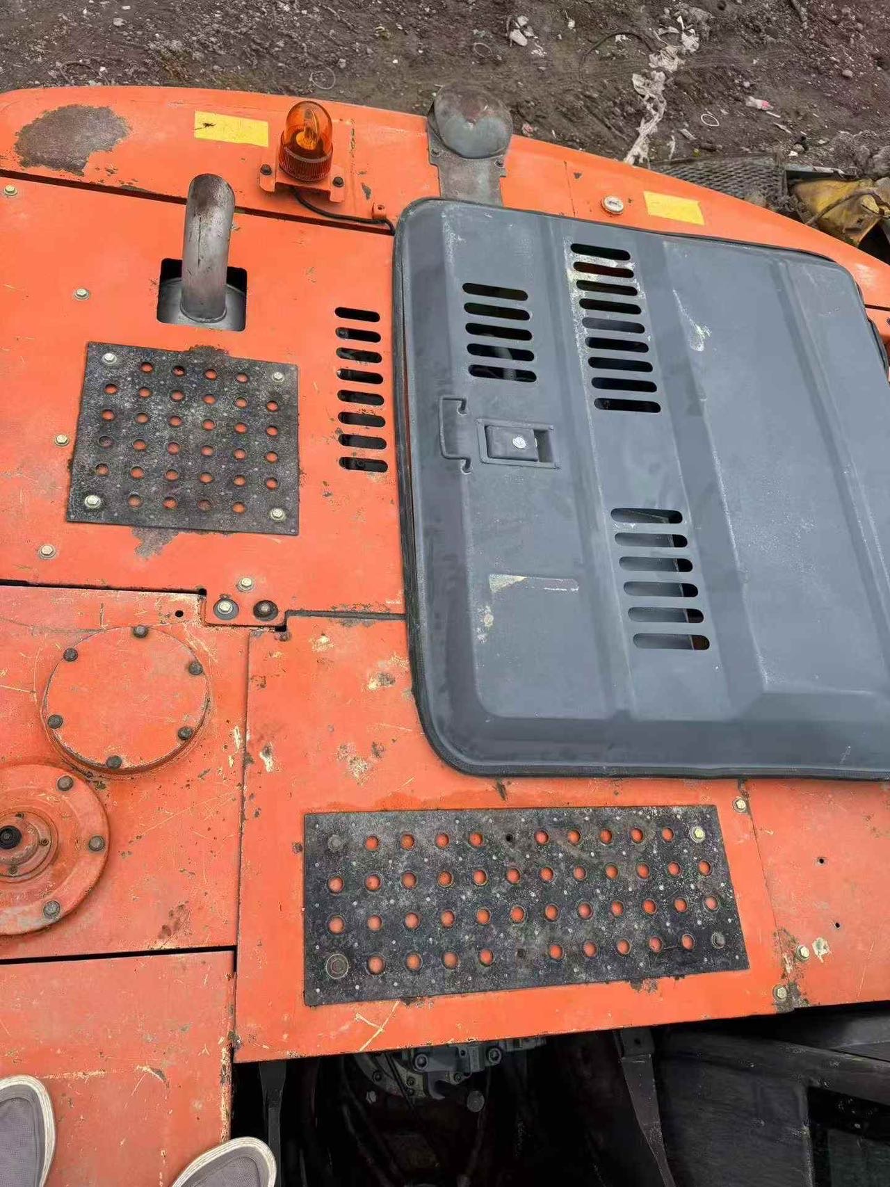 Buy Hitachi EX200-3 Used Excavator / 8