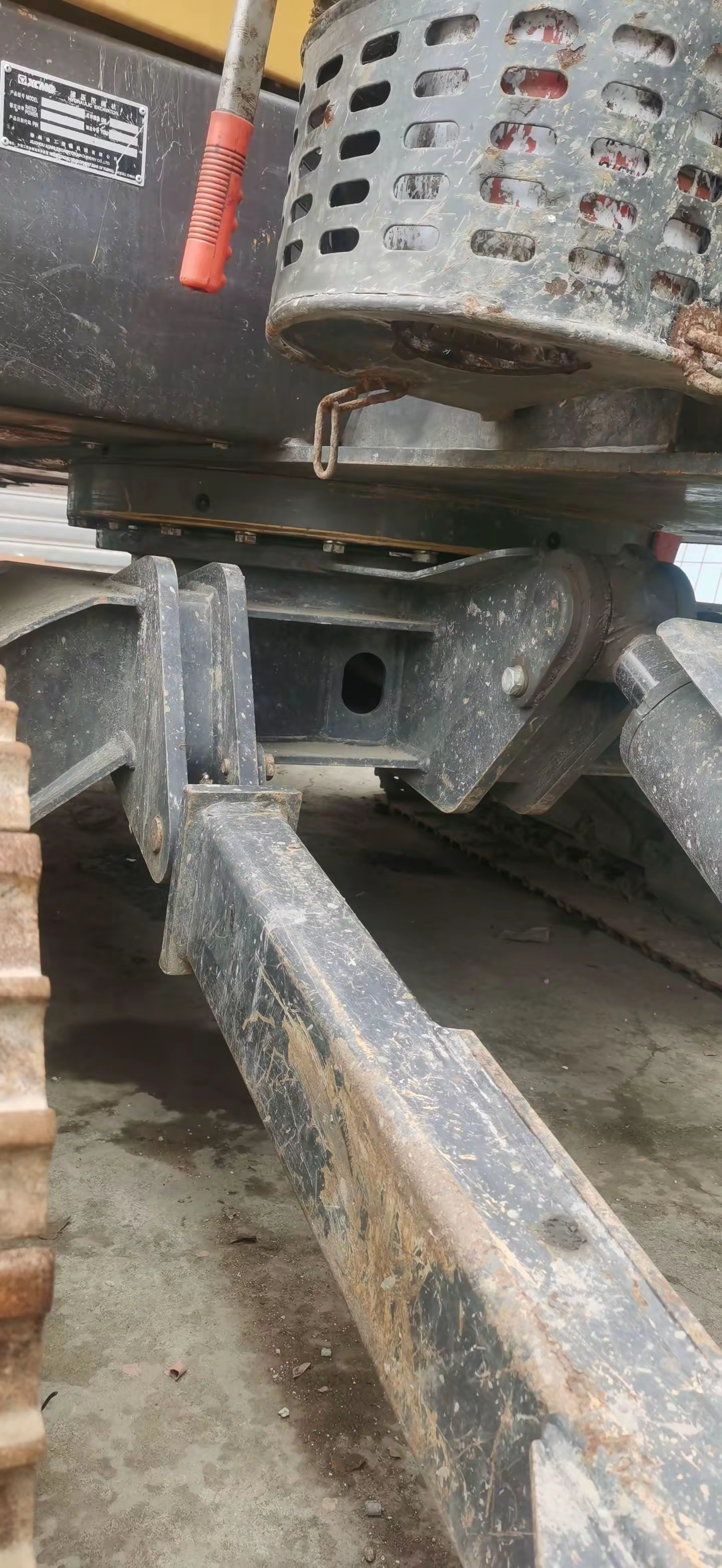 Buy XCMG XE210WB Used Excavator / 8