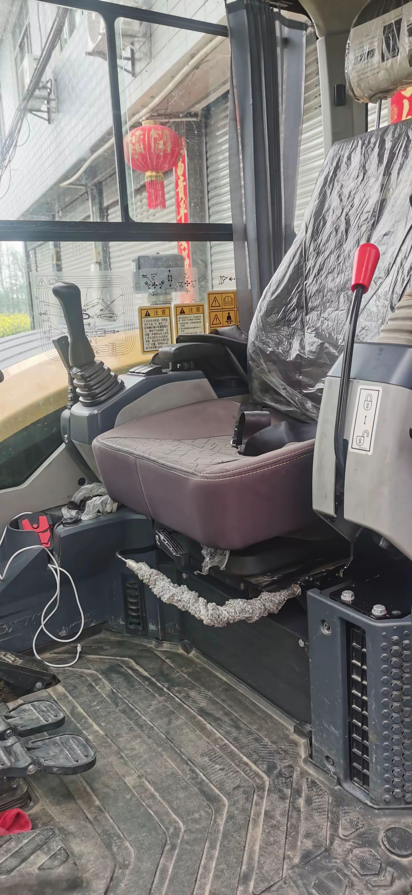 Buy XCMG XE210WB Used Excavator / 4