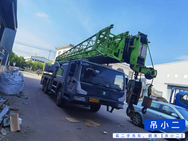 Buy Zoomlion ZTC251VE562 Used Crane / 2