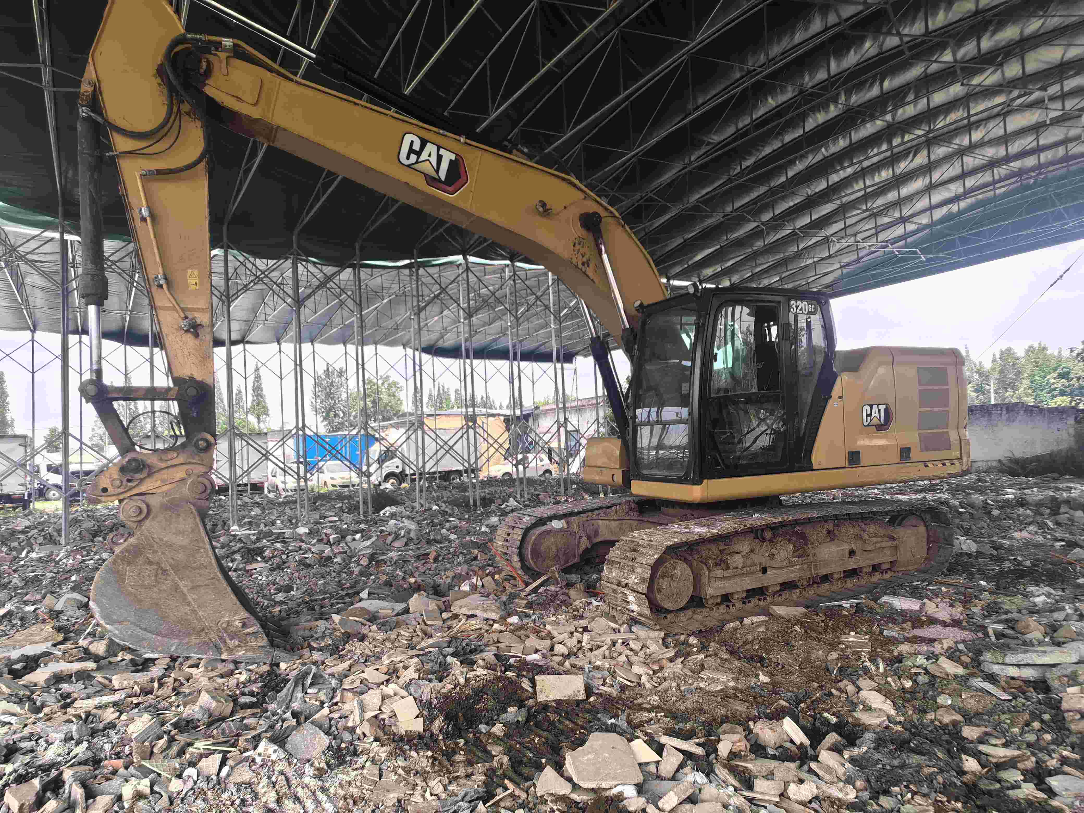 Buy Caterpillar 320C Used Excavator / 5