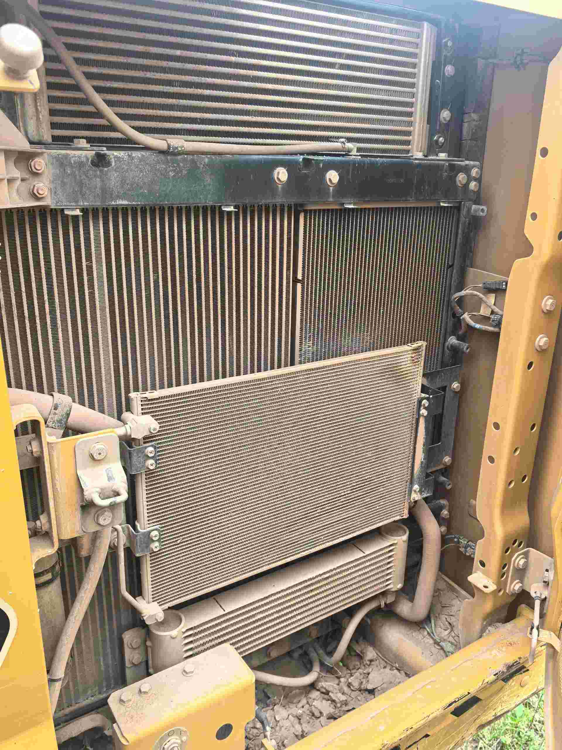 Buy Caterpillar 320C Used Excavator / 9