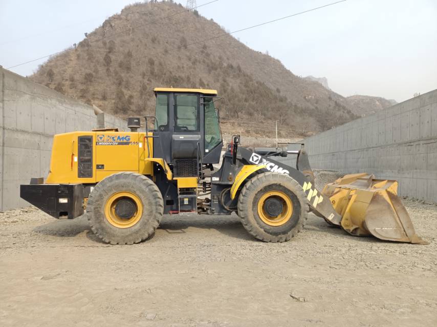 Buy XCMG LW500HV Used Loader / 2