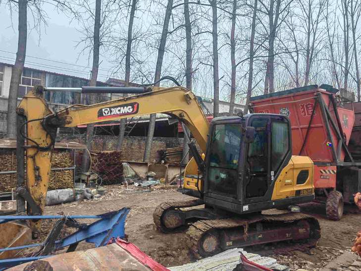 Buy XCMG XE75DA PLUS Used Excavator / 1
