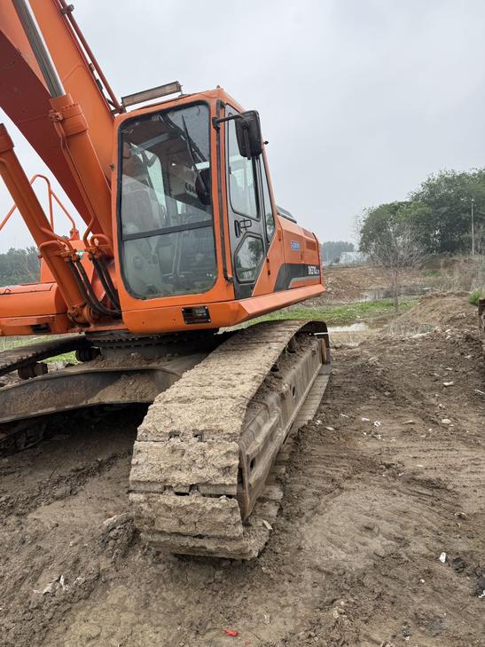 Buy Doosan Used Excavator / 1