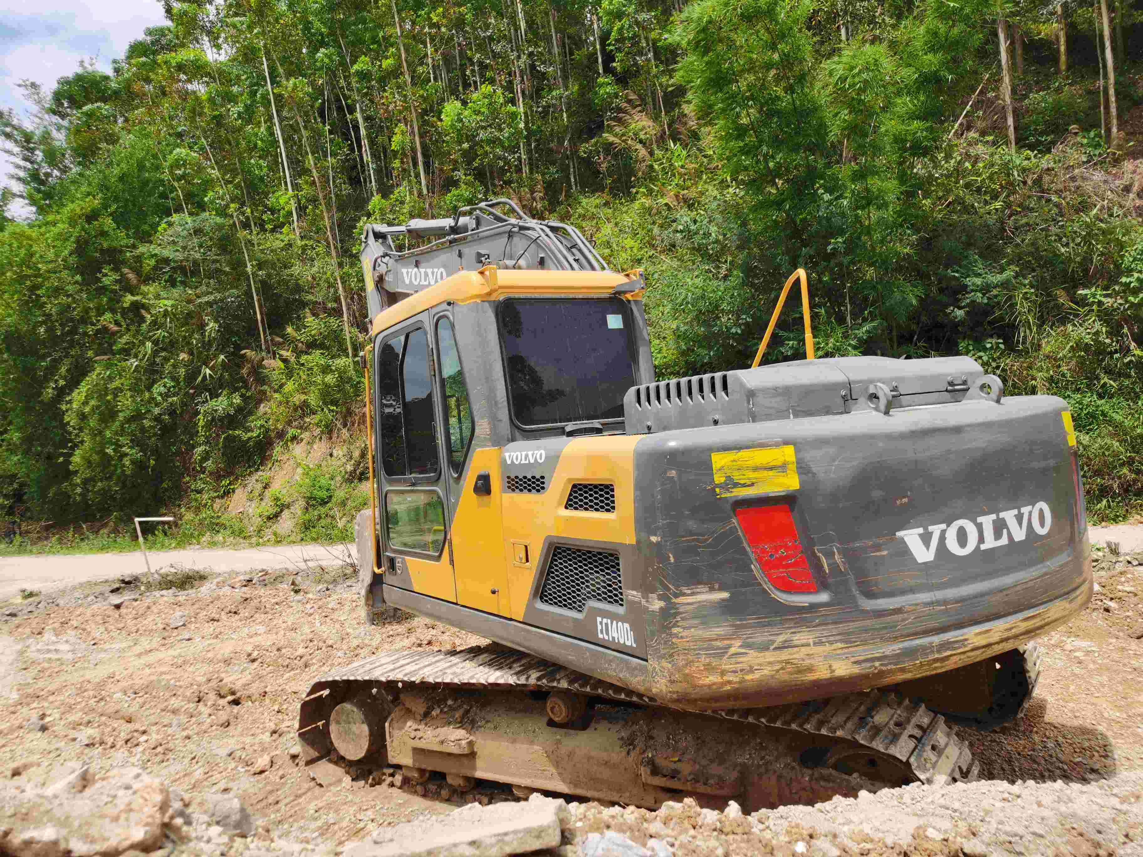 Buy Volvo 120D Used Excavator / 4 Buy Volvo 120D Used Excavator / 4