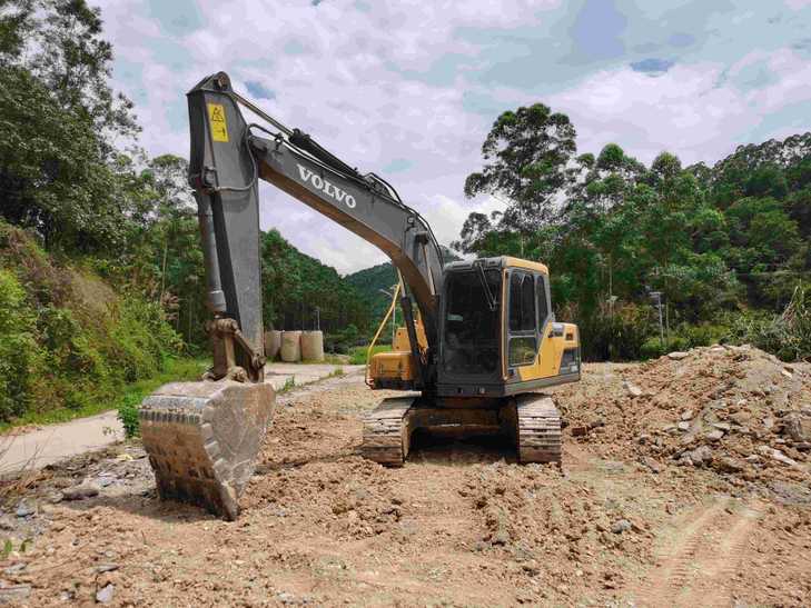 Buy Volvo 120D Used Excavator / 1
