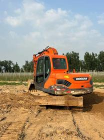 Купить Подержанный Экскаватор Doosan DX75 / 2 Купить Подержанный Экскаватор Doosan DX75 / 2