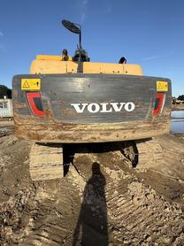 Buy Volvo 210D Used Excavator / 3 Buy Volvo 210D Used Excavator / 3