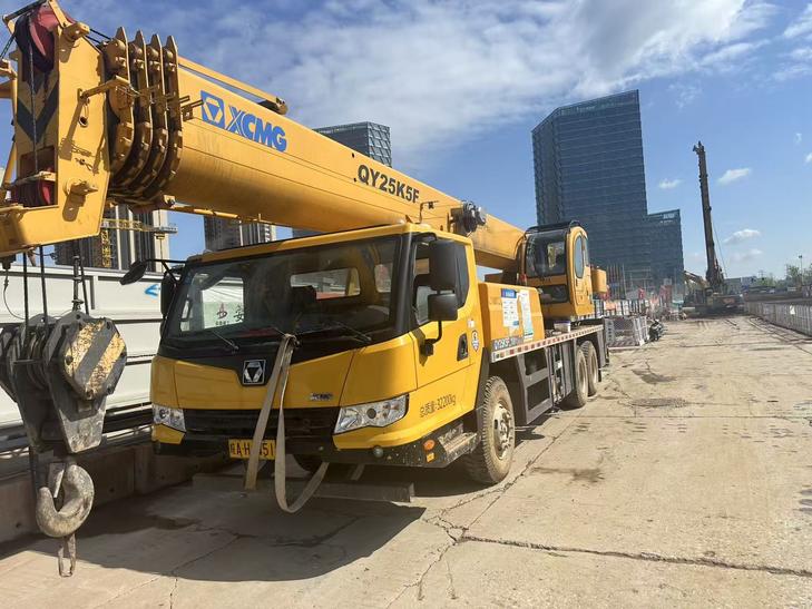 Buy XCMG QY25K5C Used Crane / 1