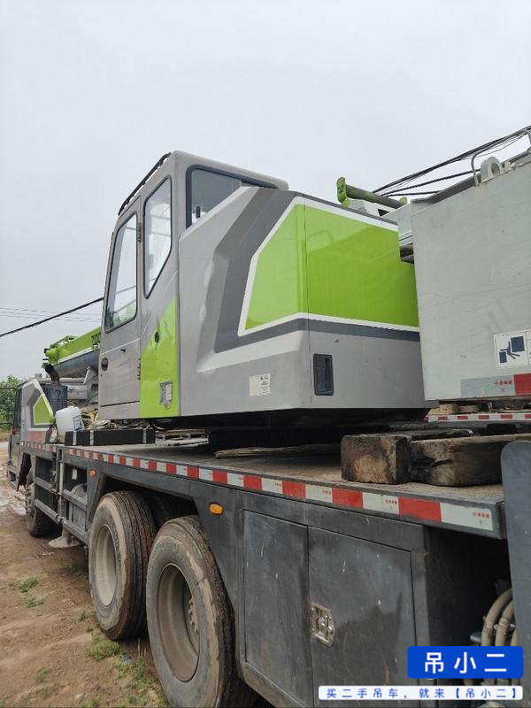 Buy Zoomlion ZTC201V551 Used Crane / 2