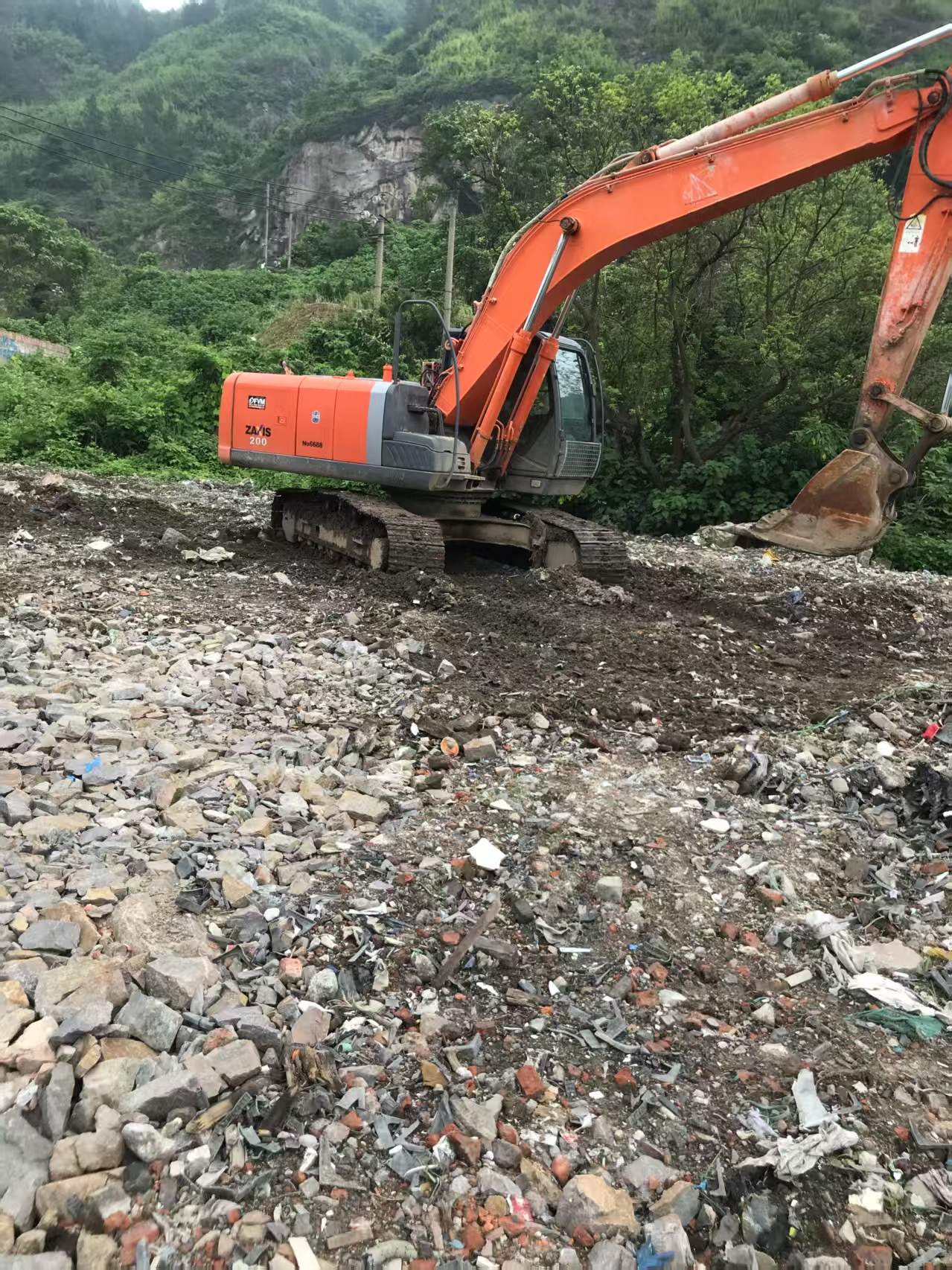 Buy Hitachi EX200-6 Used Excavator / 3