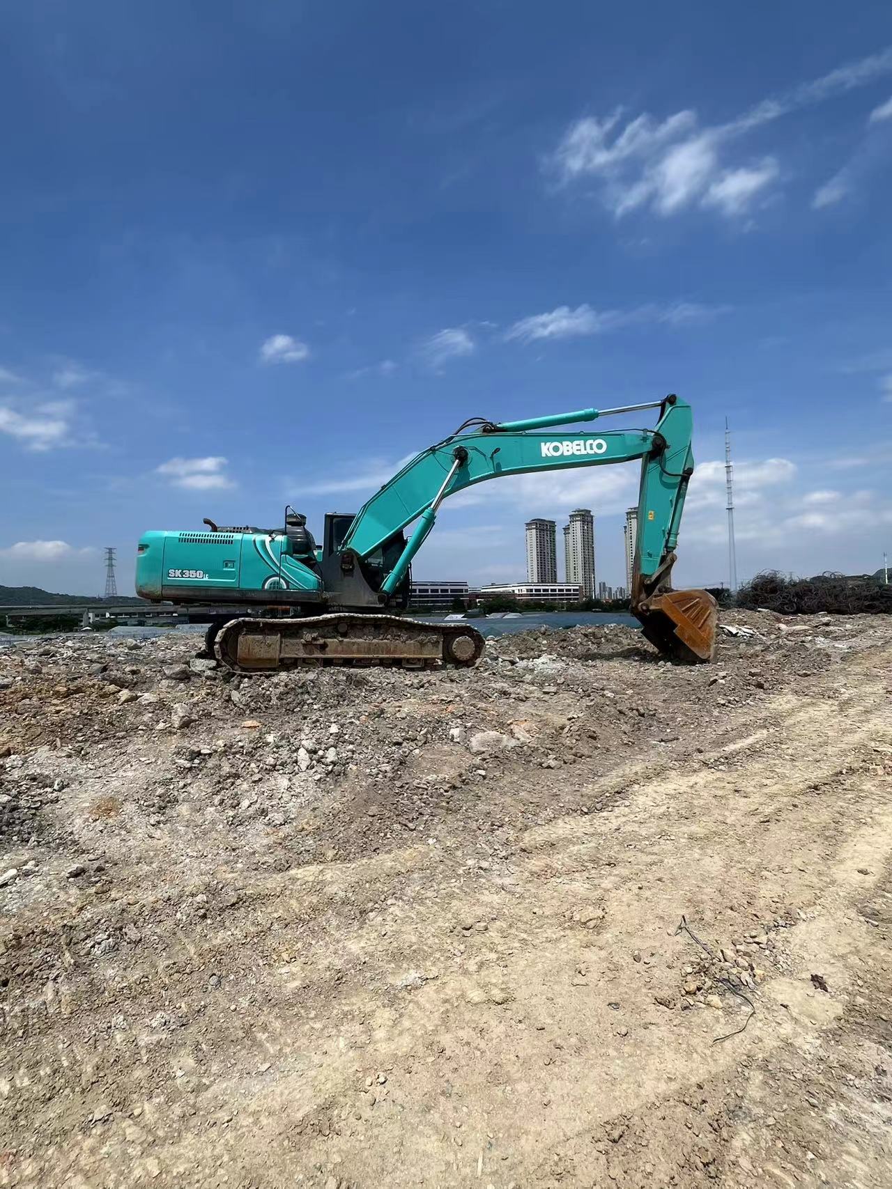 Buy Kobelco 330-8 Used Excavator / 10
