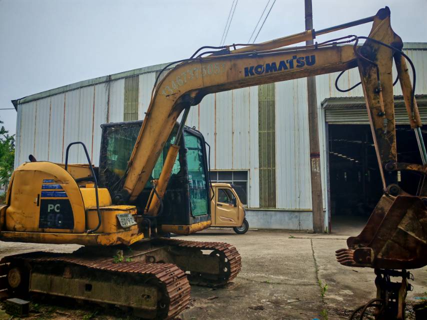 Buy Komatsu PC70-8 Used Excavator / 3
