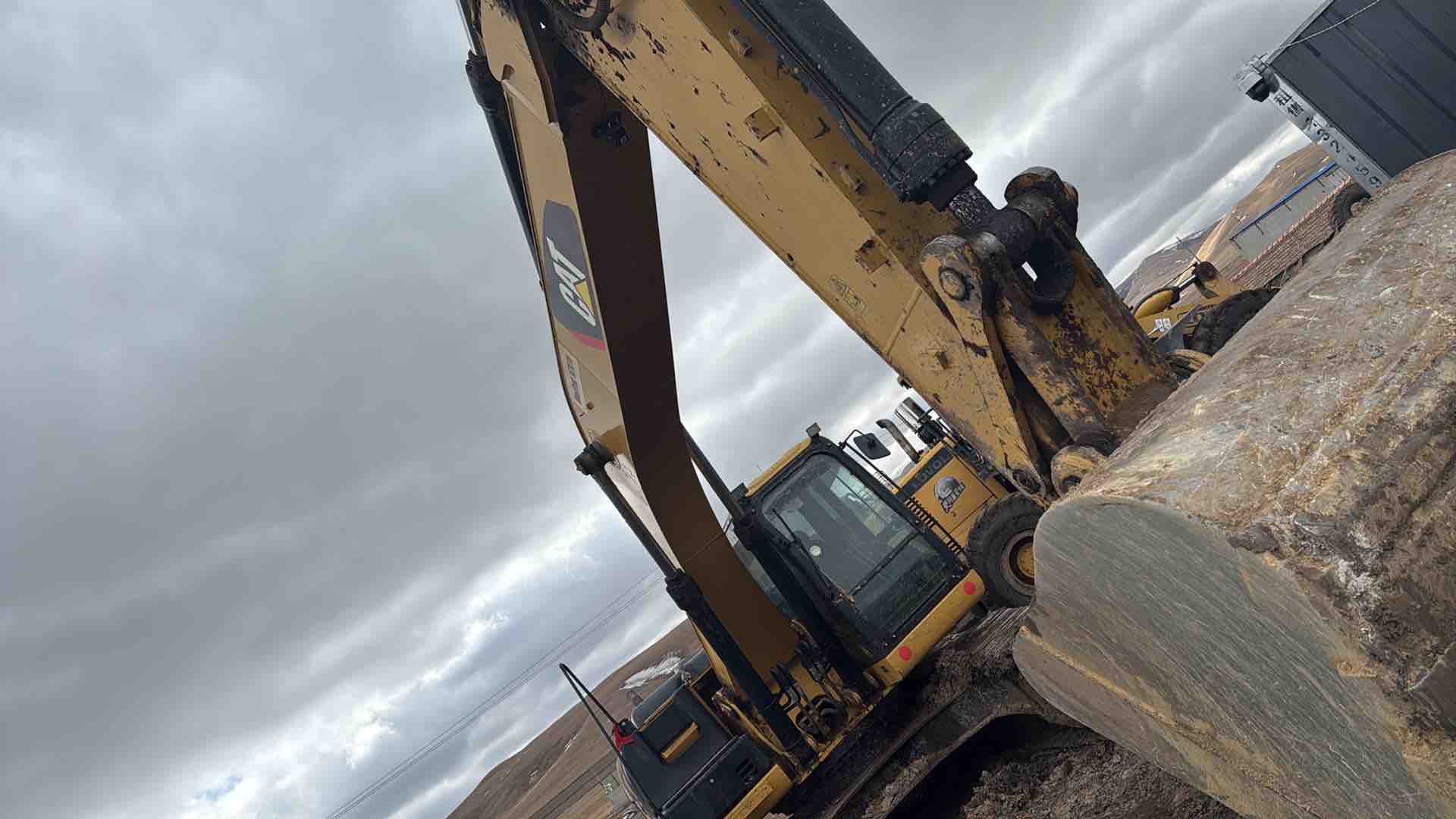 Buy Caterpillar 326D2 Used Excavator / 10
