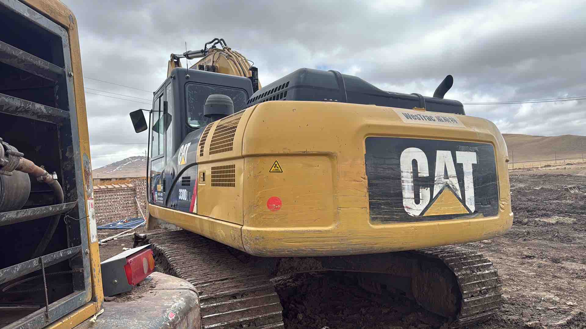 Buy Caterpillar 326D2 Used Excavator / 2
