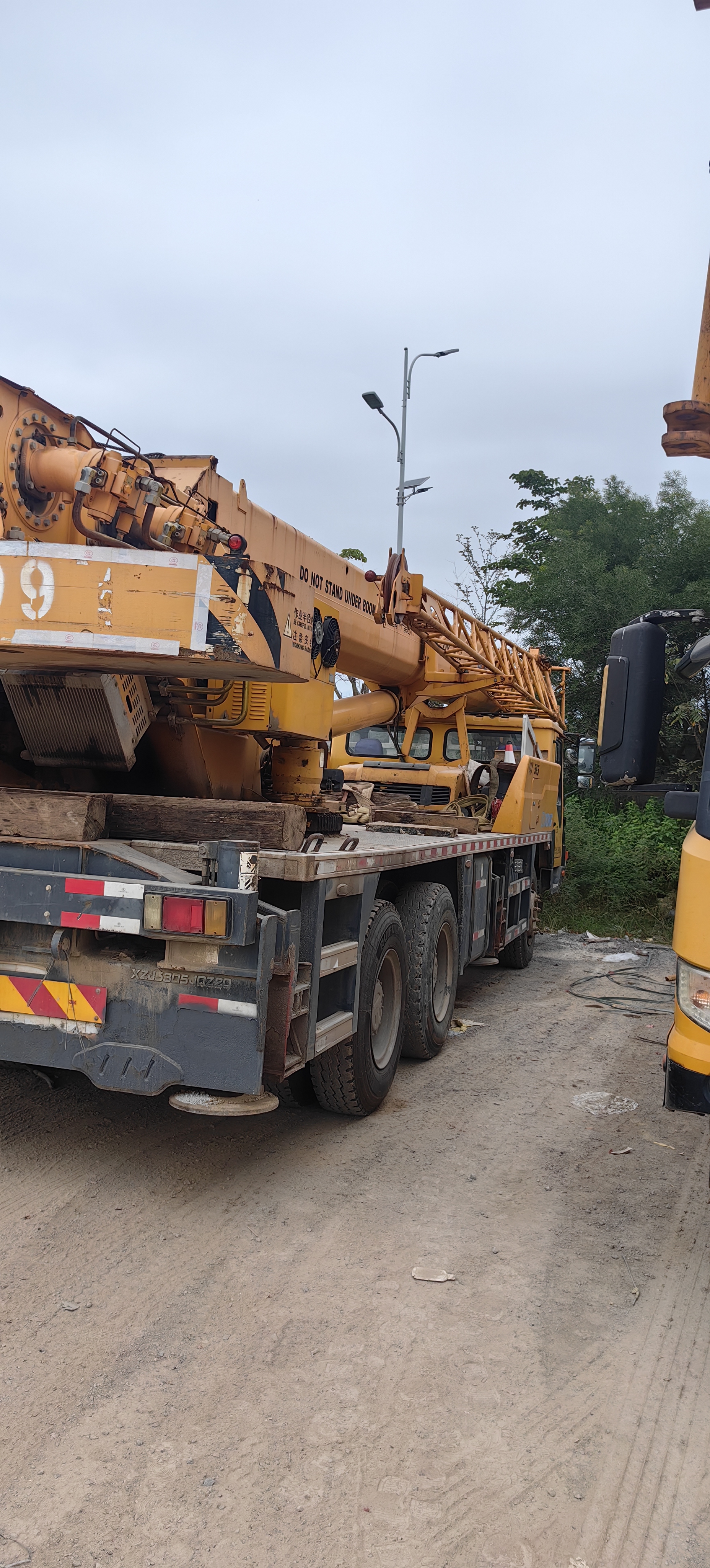 Buy XCMG QY20K5 Used Crane / 4