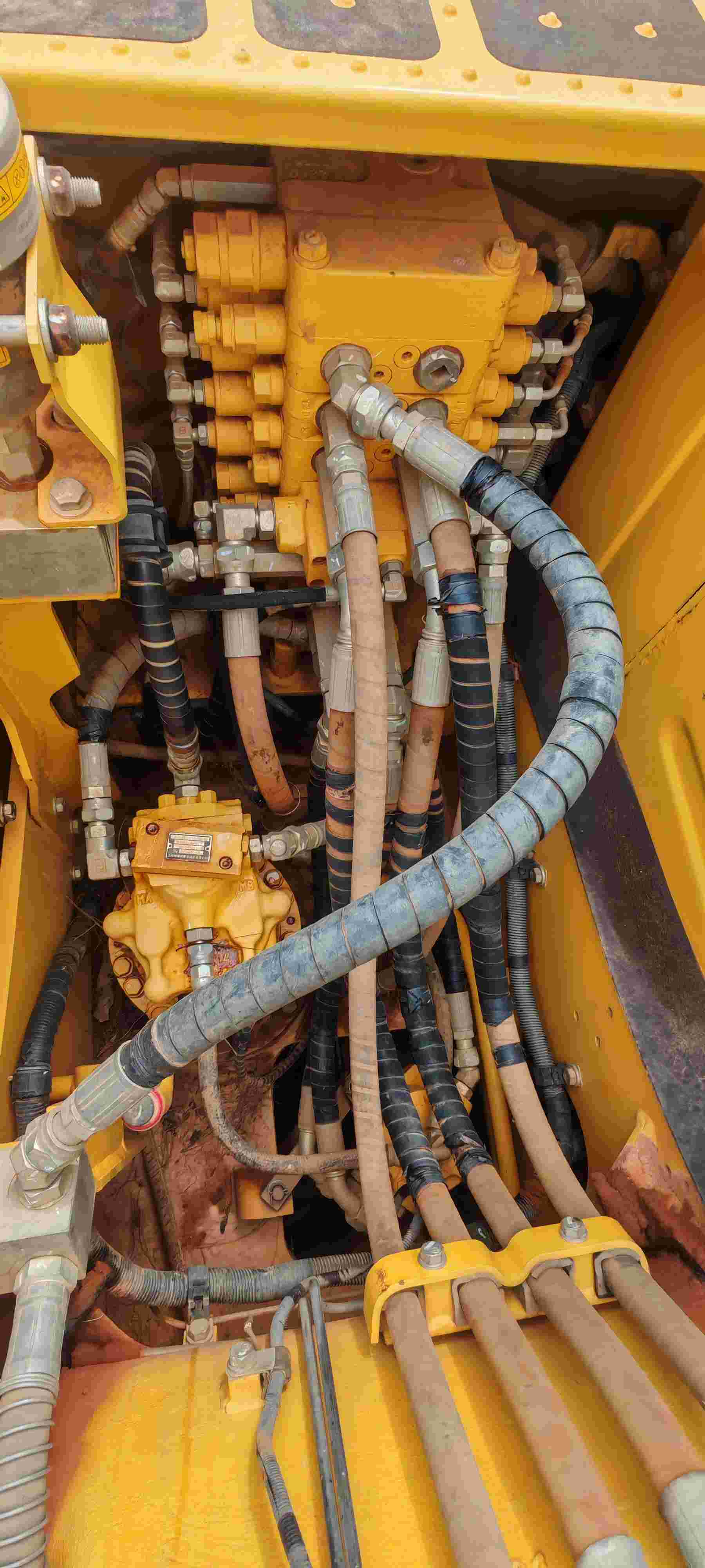 Buy Komatsu PC130-7 Used Excavator / 5