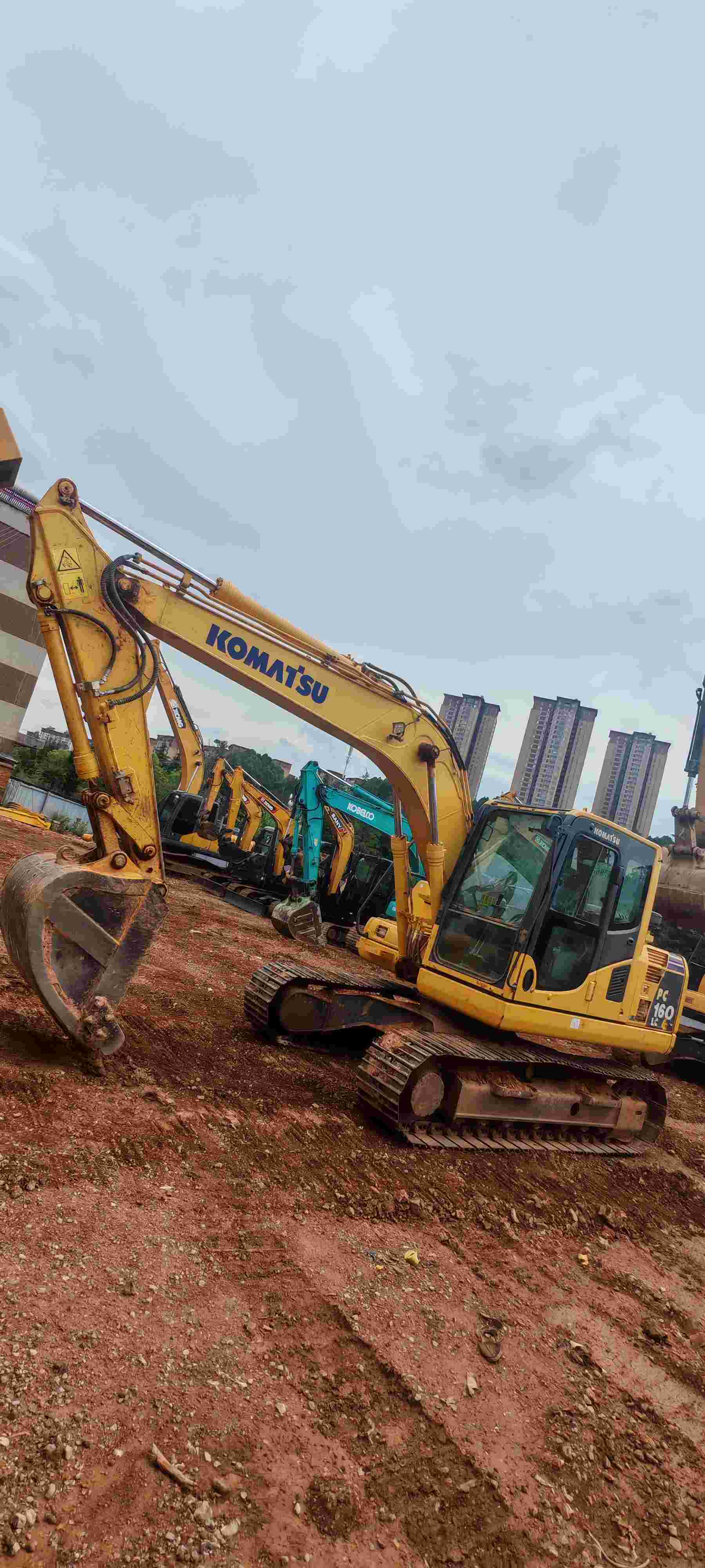 Buy Komatsu PC130-7 Used Excavator / 18