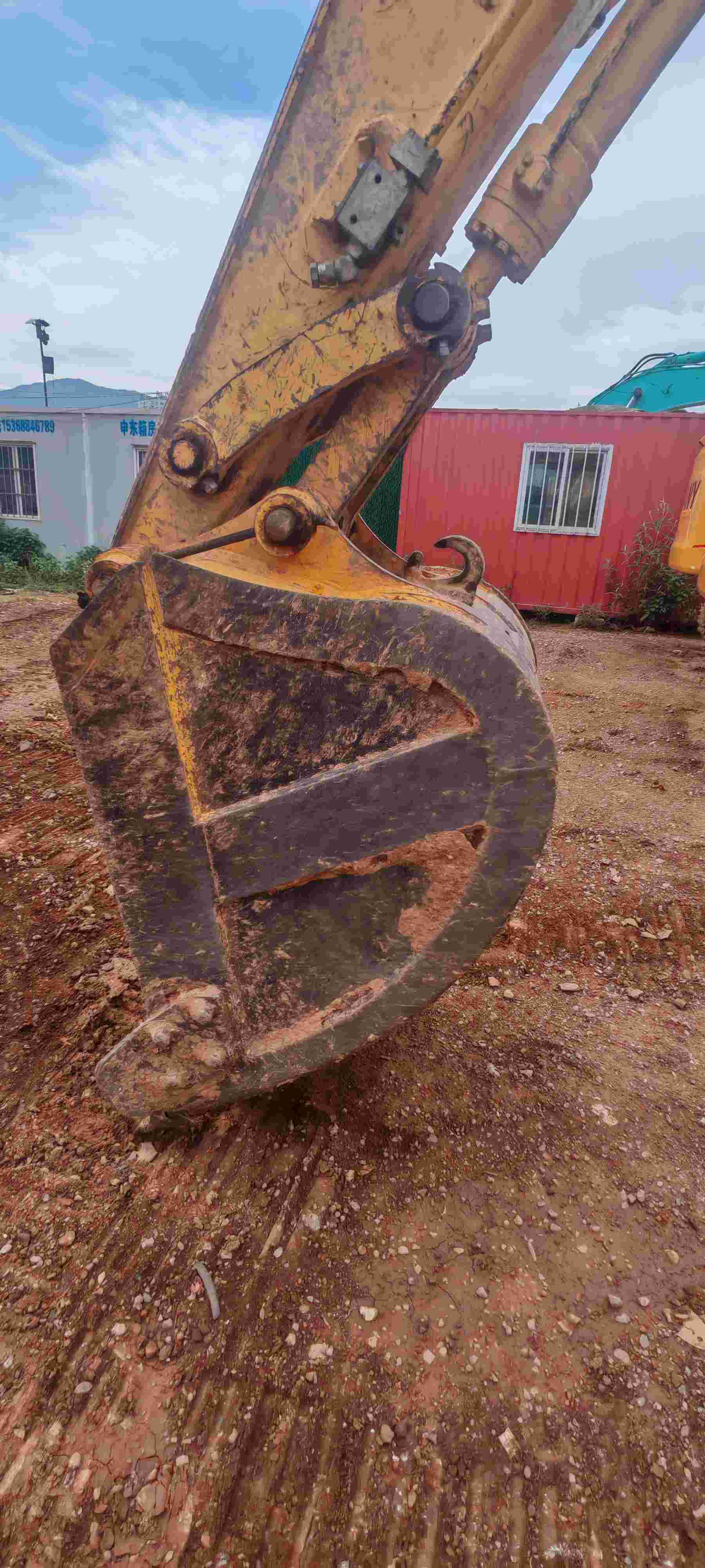 Buy Komatsu PC130-7 Used Excavator / 15