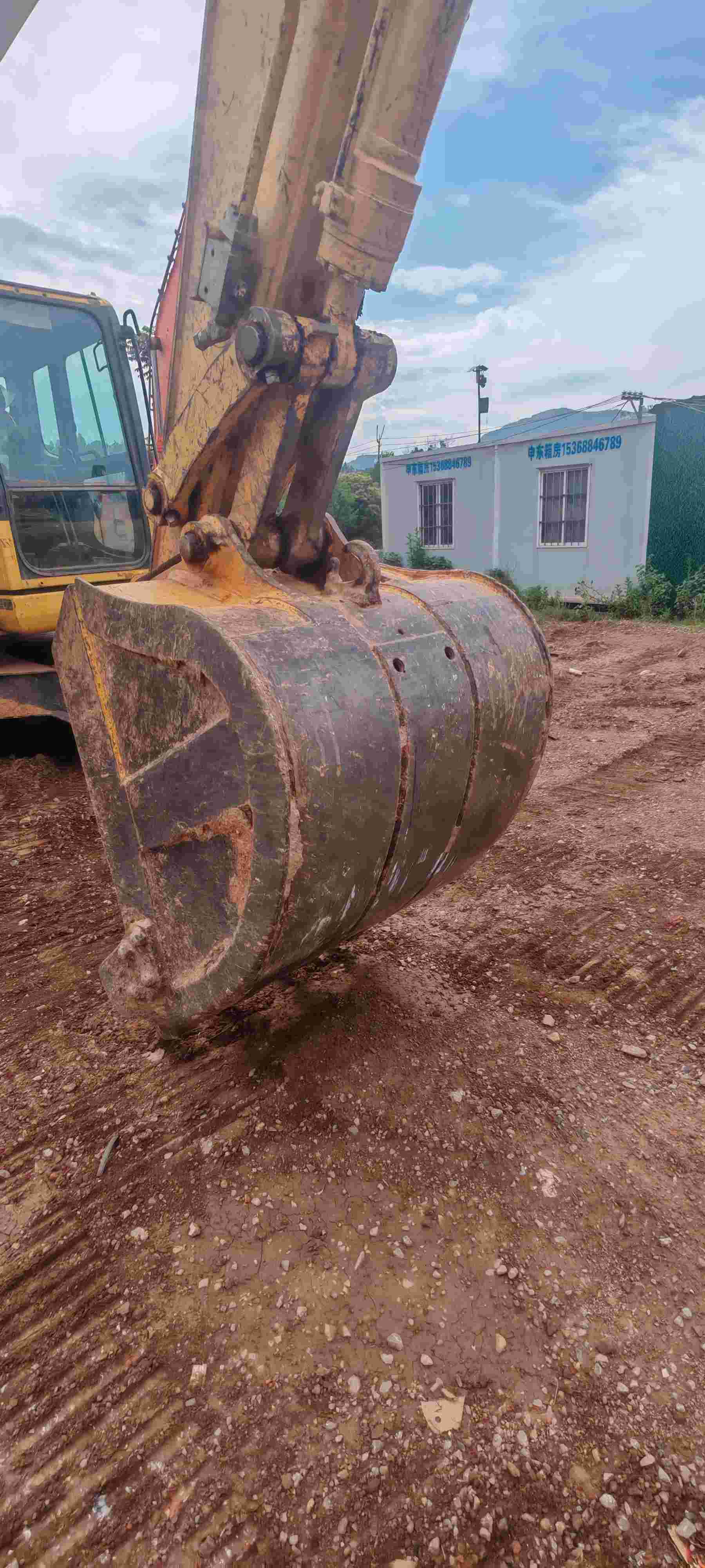 Buy Komatsu PC130-7 Used Excavator / 16