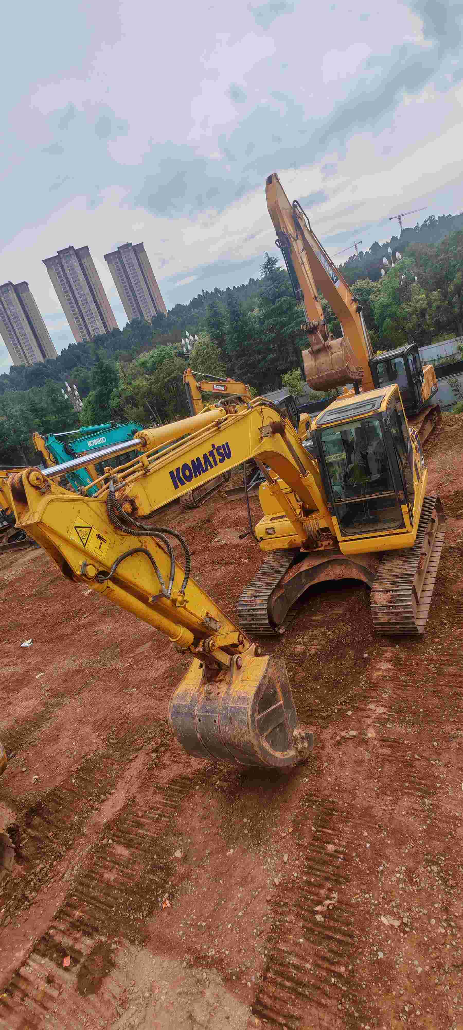 Buy Komatsu PC130-7 Used Excavator / 17