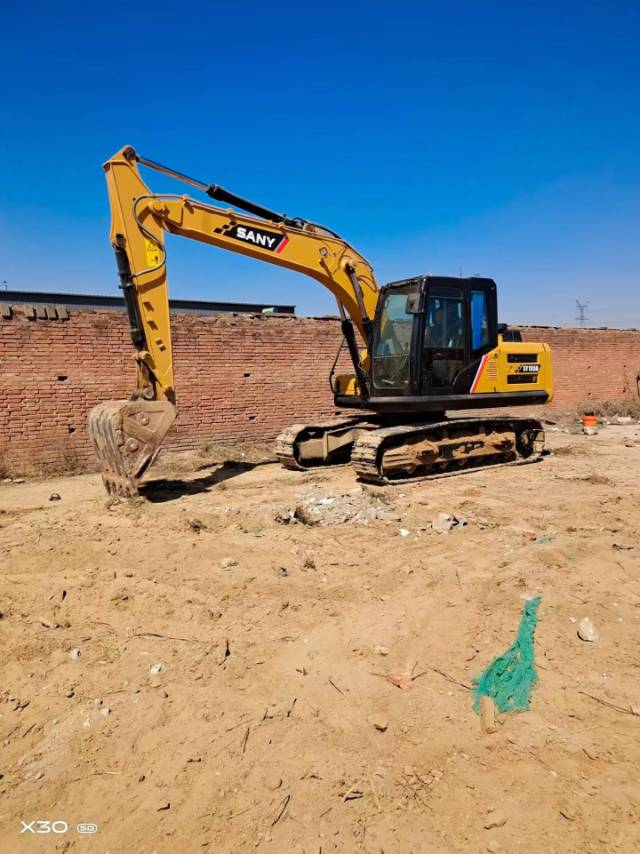 Buy Sany 155C-9 Used Excavator / 3 Buy Sany 155C-9 Used Excavator / 3