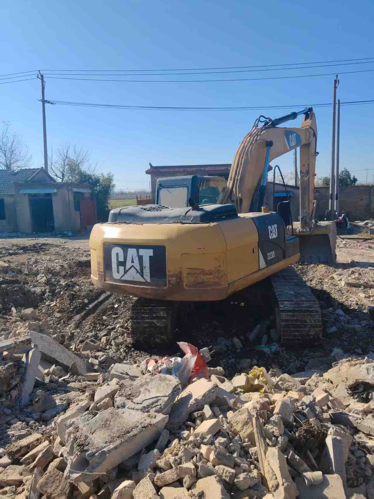 Buy Caterpillar 323D Used Excavator / 4