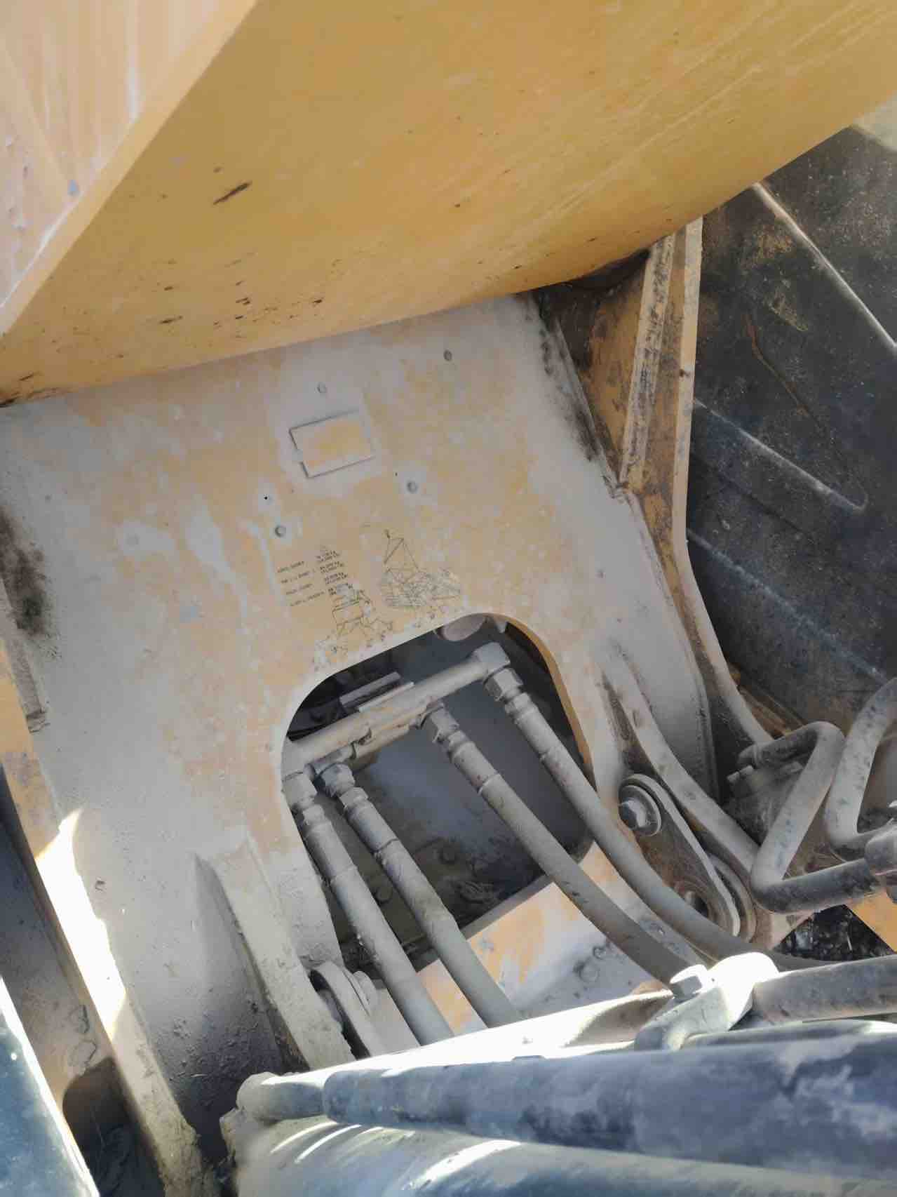 Buy Caterpillar 323D Used Excavator / 6