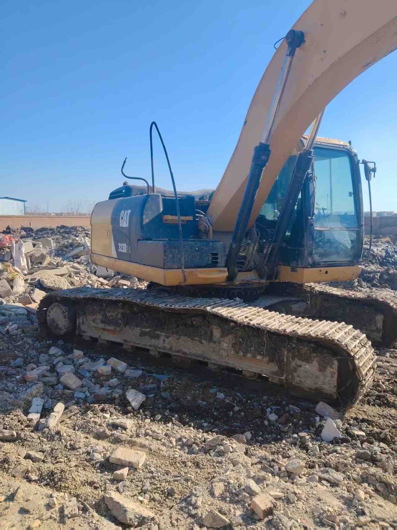 Buy Caterpillar 323D Used Excavator / 3