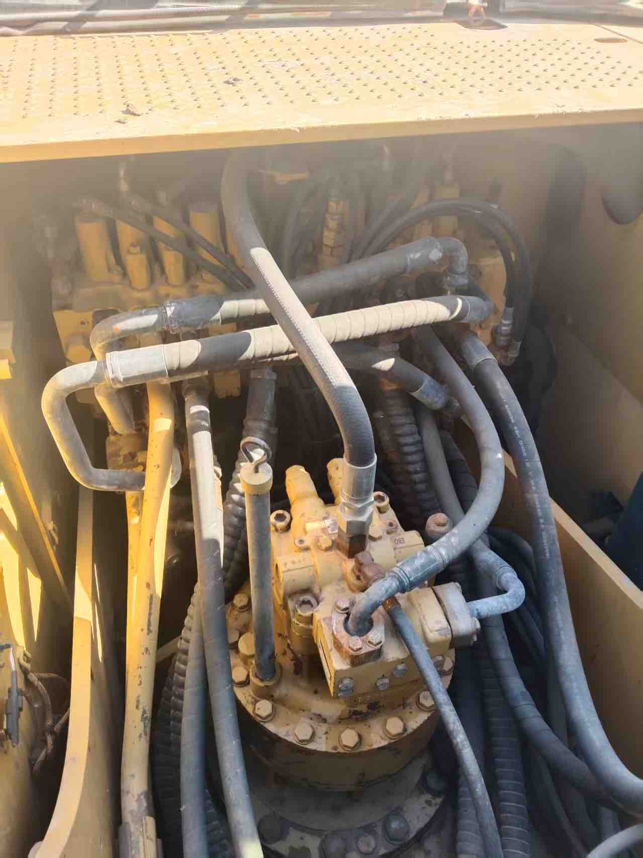 Buy Caterpillar 323D Used Excavator / 9