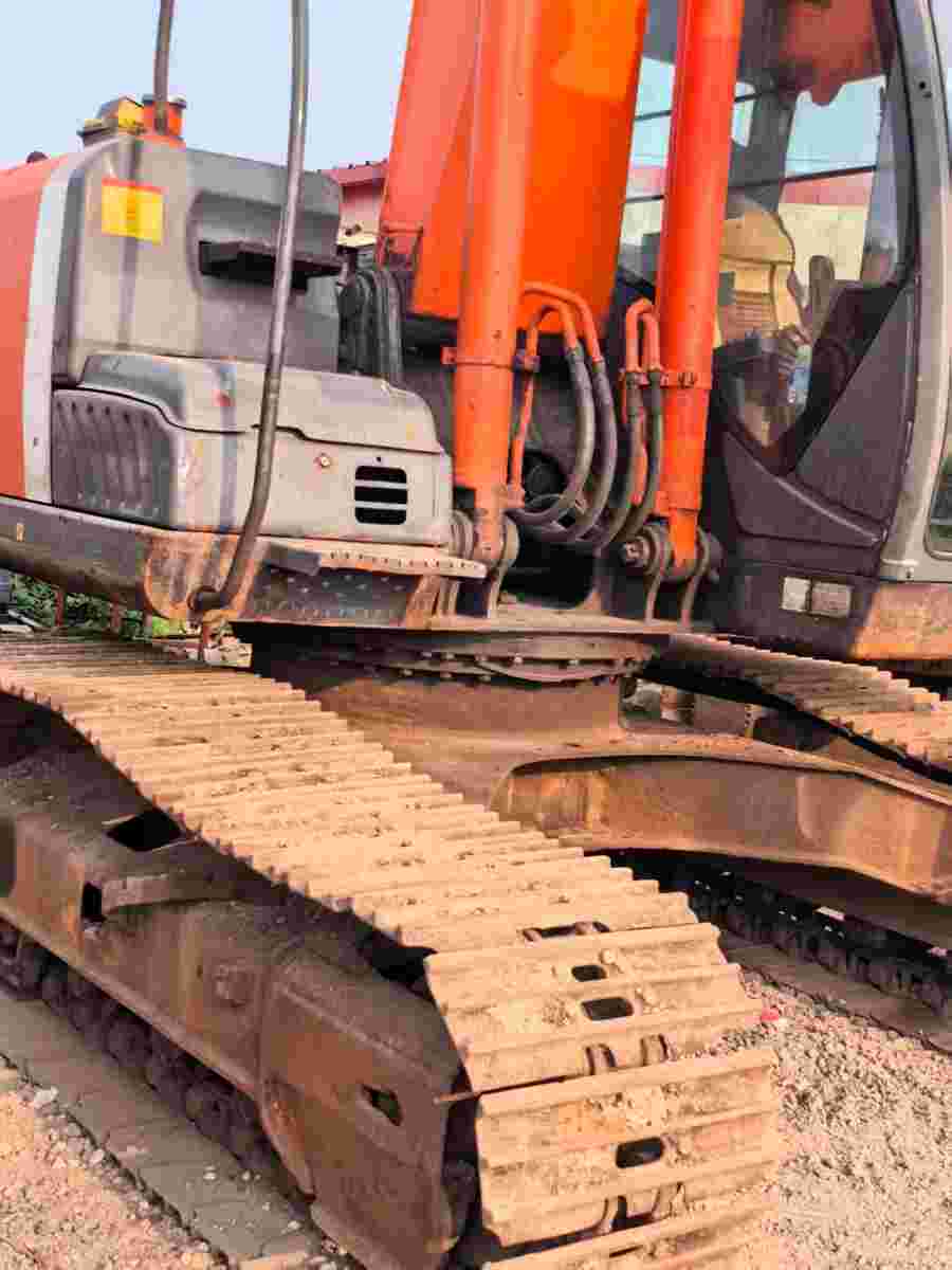 Buy Hitachi EX200-6 Used Excavator / 3