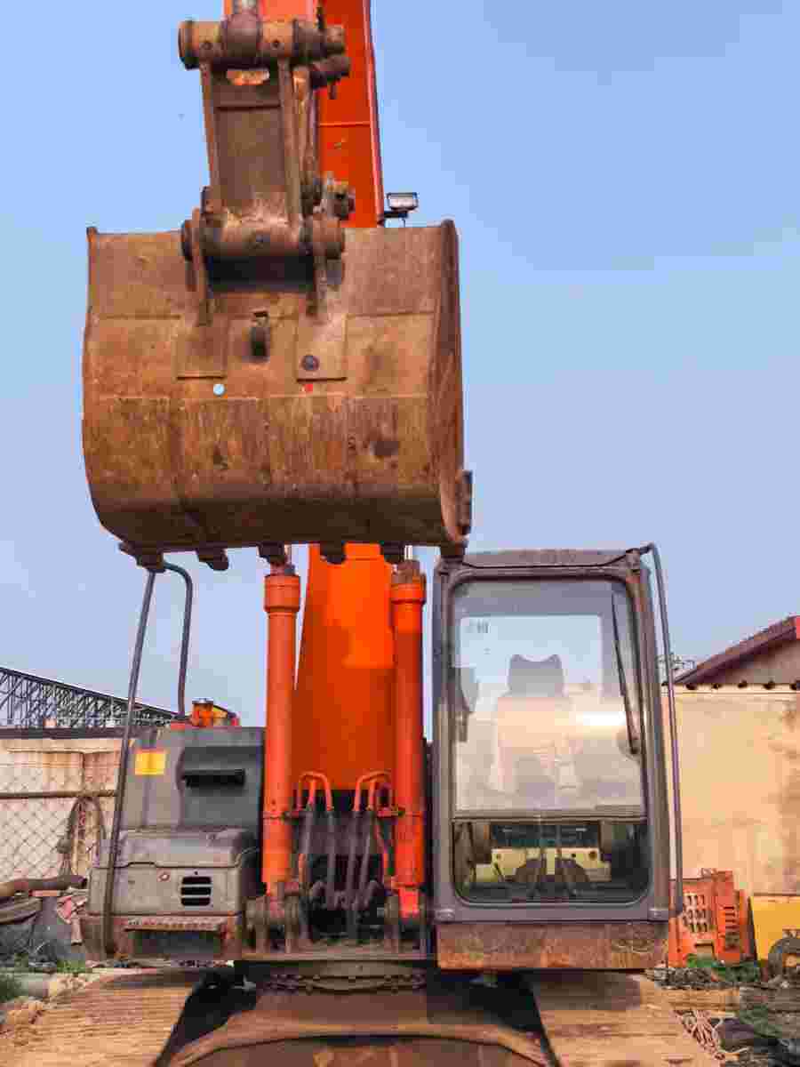 Buy Hitachi EX200-6 Used Excavator / 2
