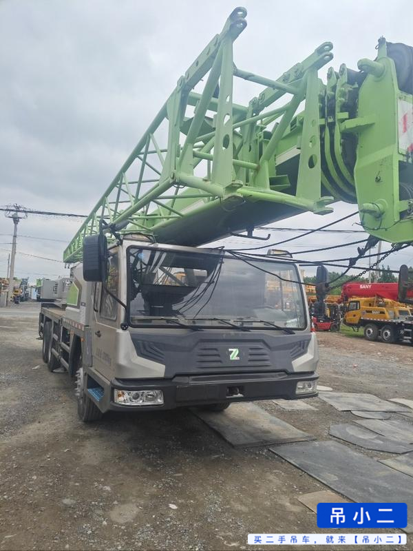 Купить Подержанный Кран Zoomlion 12T / 2