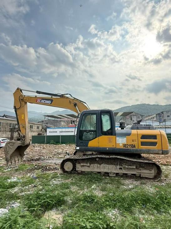 Buy XCMG XE215DA Used Excavator / 1