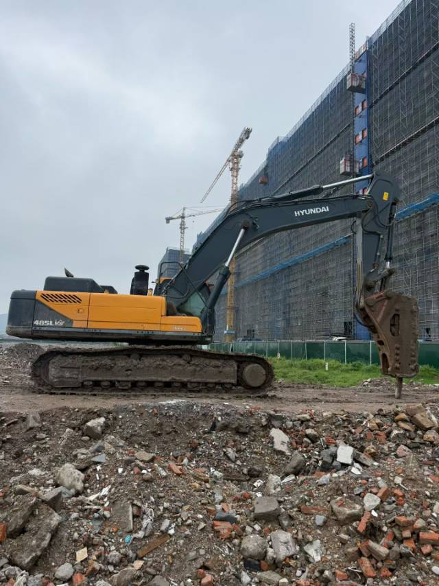 Buy Hyundai Used Excavator / 2