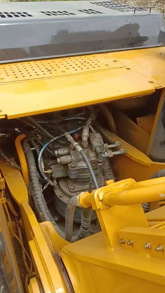 Buy XCMG XE215DA Used Excavator / 4
