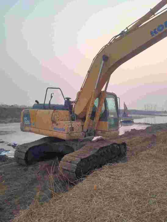 Buy Komatsu PC200-8N1 Used Excavator / 1