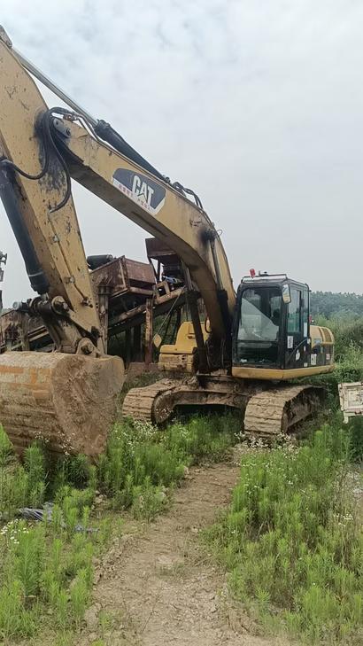 Buy Caterpillar 324D Used Excavator / 1