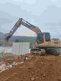 Buy XCMG XE135D Used Excavator / 4 Buy XCMG XE135D Used Excavator / 4