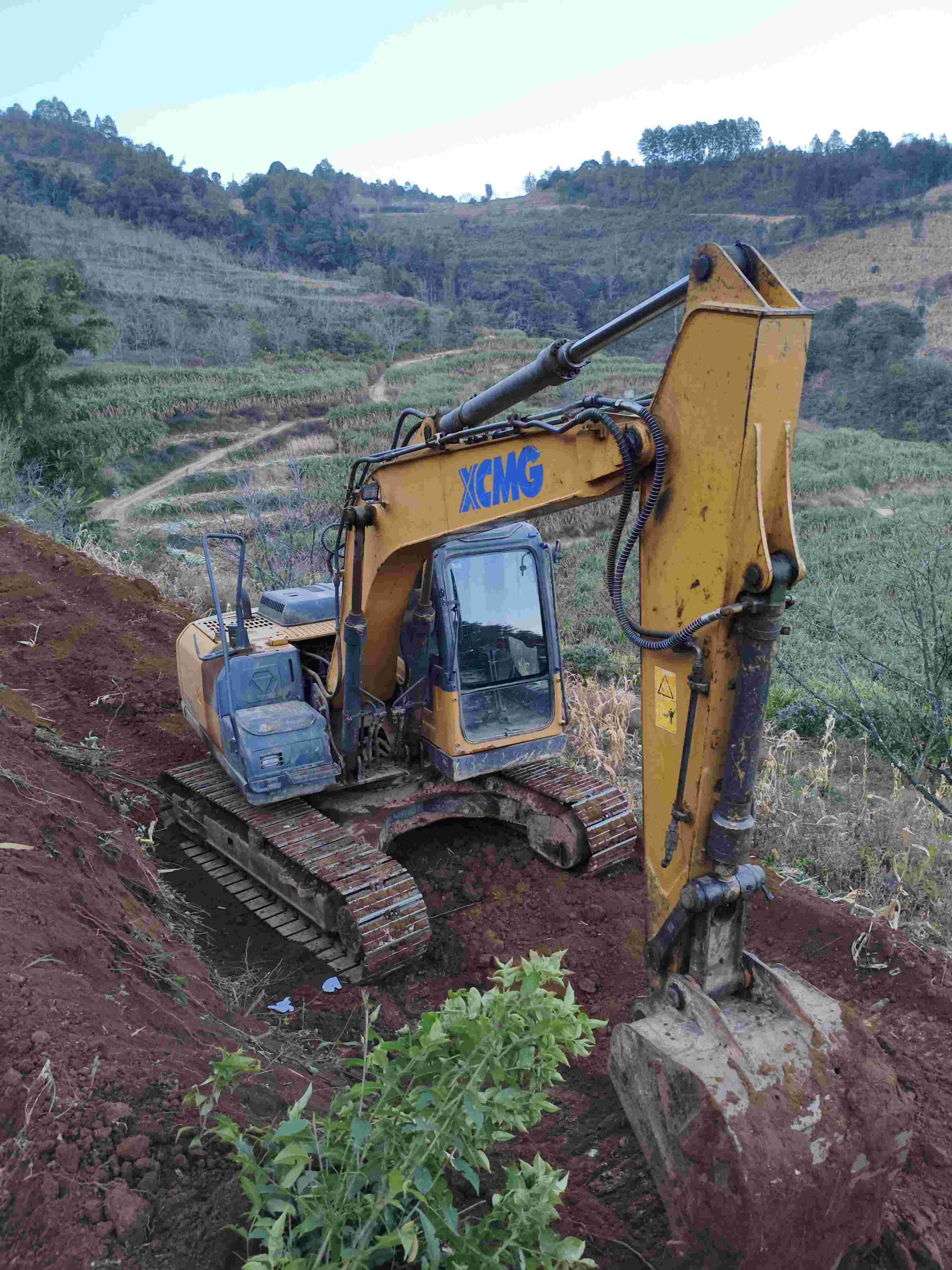 Buy XCMG XE135D Used Excavator / 12 Buy XCMG XE135D Used Excavator / 12