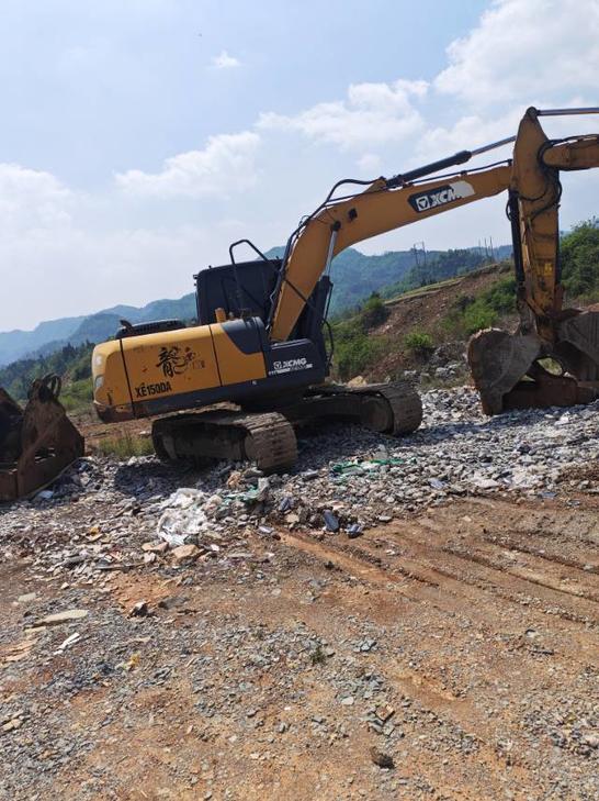Buy XCMG XE135D Used Excavator / 1
