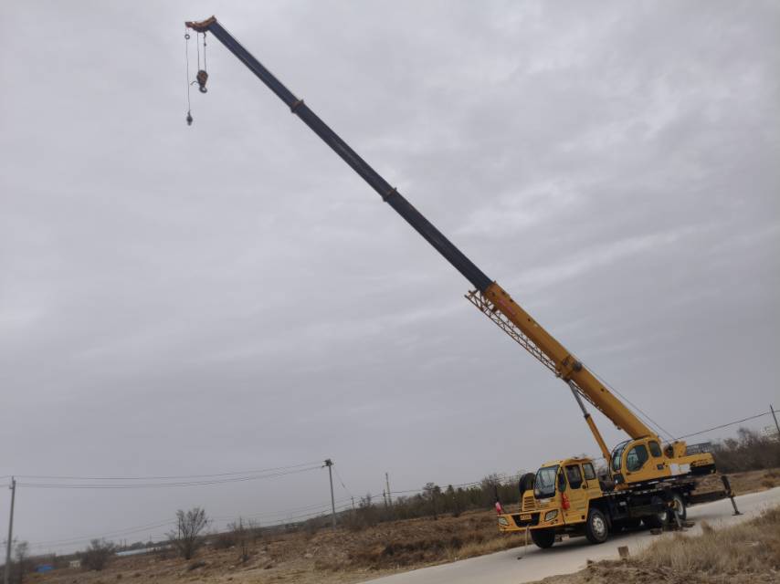 Buy XCMG QY16B.5 Used Crane / 5 Buy XCMG QY16B.5 Used Crane / 5
