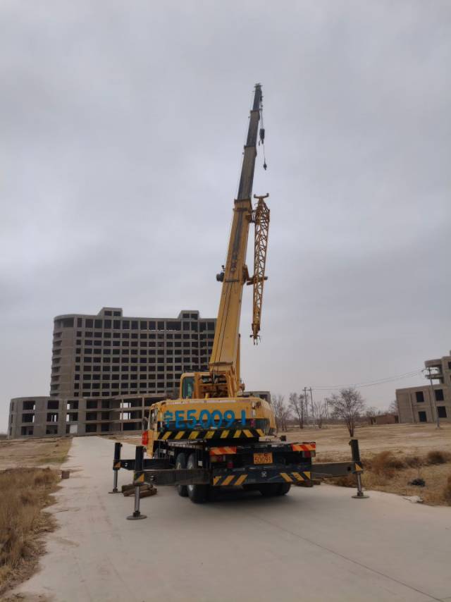 Buy XCMG QY16B.5 Used Crane / 1