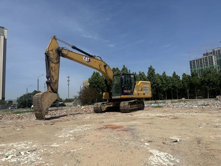 Buy Caterpillar 320C Used Excavator / 1